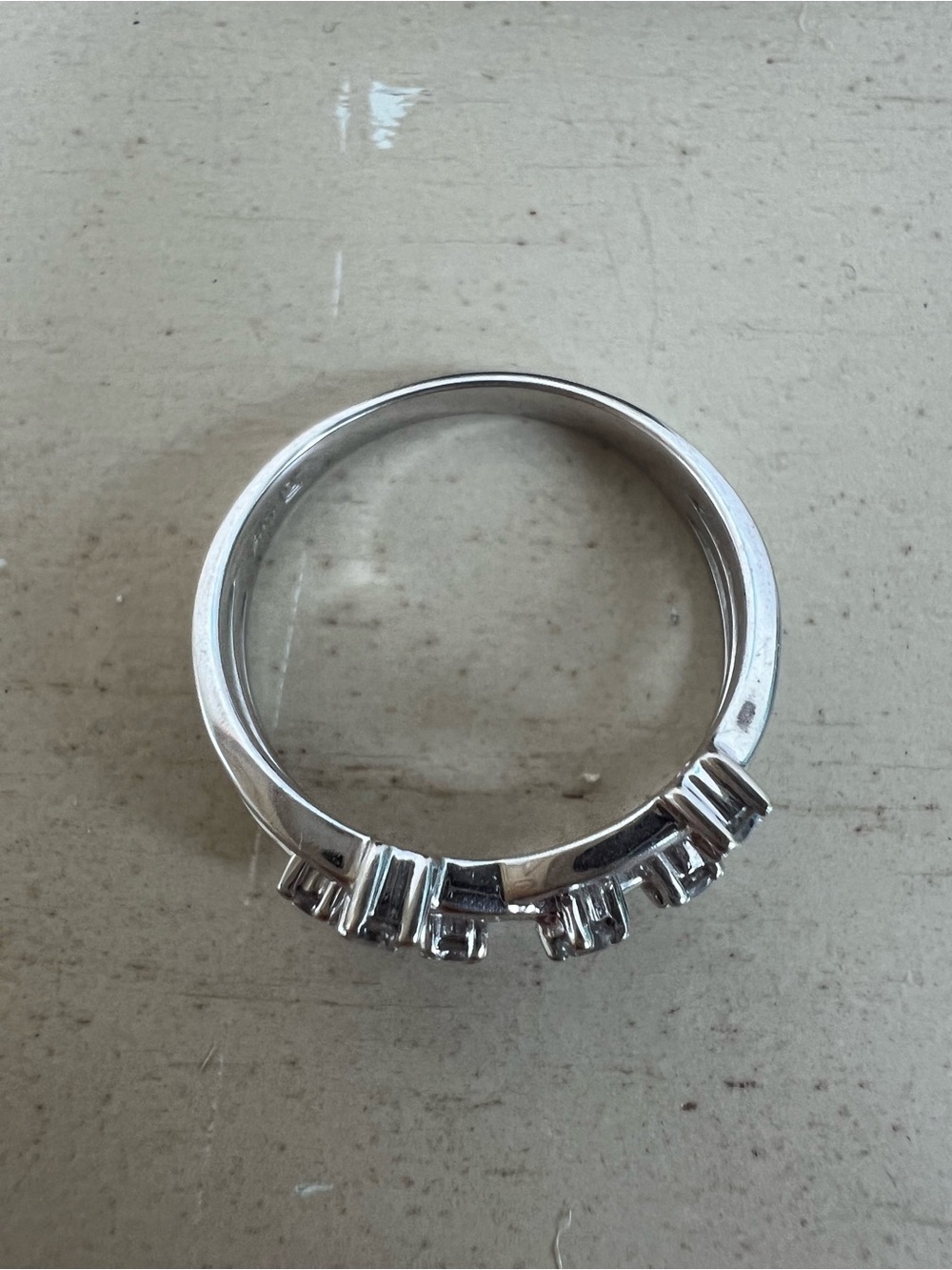 Five genuine diamonds white gold ring - Picture 3 of 7